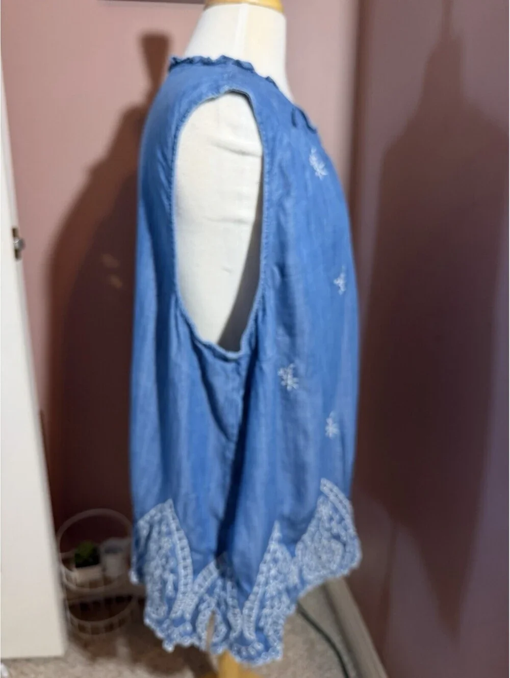 Talbots Sleeveless Blouse Embroidered Boho Chambray Blue White Womens 3X